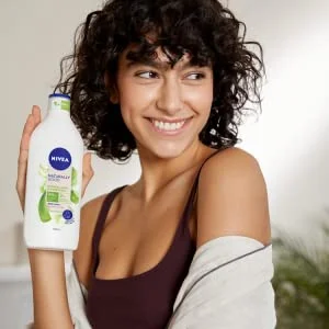 NIVEA Body Naturally Good Organic Aloe Vera 